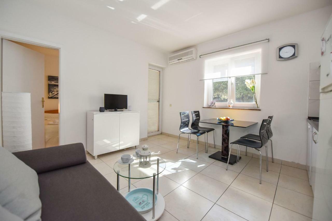 Vicy Apartment Novalja Luaran gambar