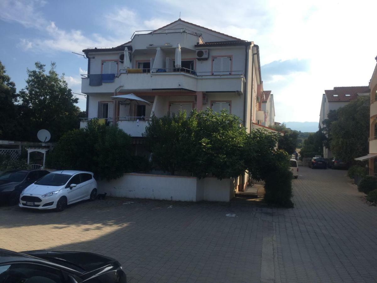 Vicy Apartment Novalja Luaran gambar